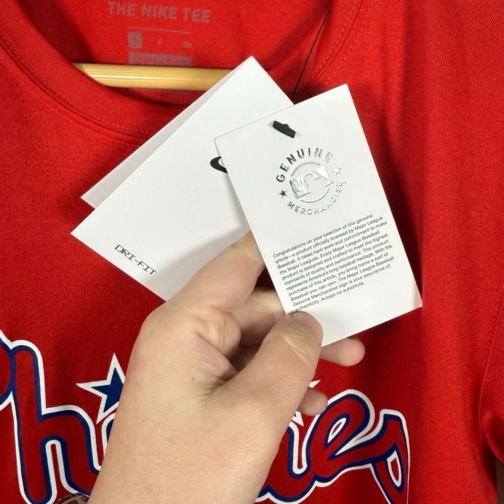 NWT Nike Philadelphia Phillies Nike 2023 Dugout T-Shirt in Red Size S - Picture 7 of 10